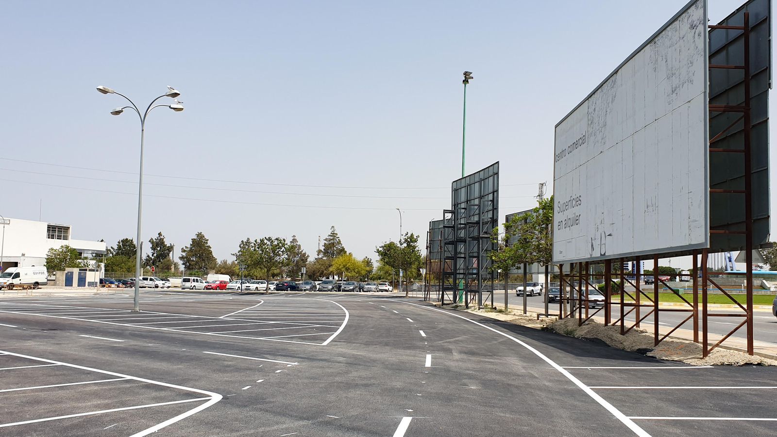 Aparcamientos en La Longuera con 500 plazas gratuitas, una iniciativa costeada por el Consistorio chiclanero.