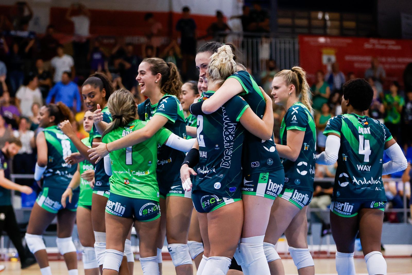 Las fotos del debut en Europa del FP Pro Voley Cajasol