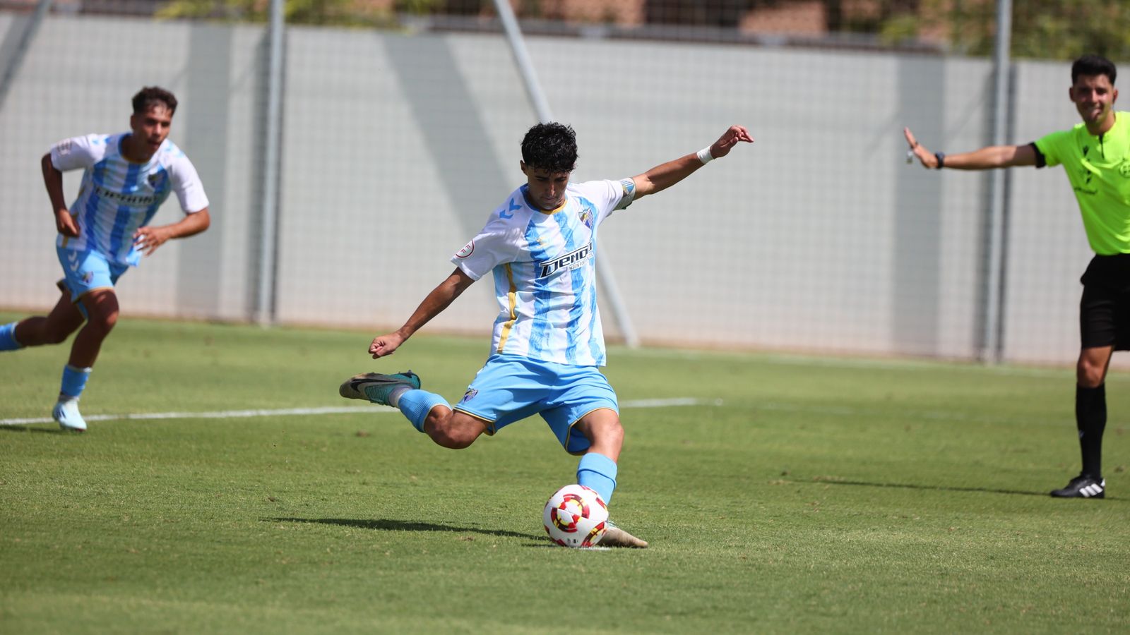 Las fotos del histórico primer partido oficial en La Academia del Málaga CF
