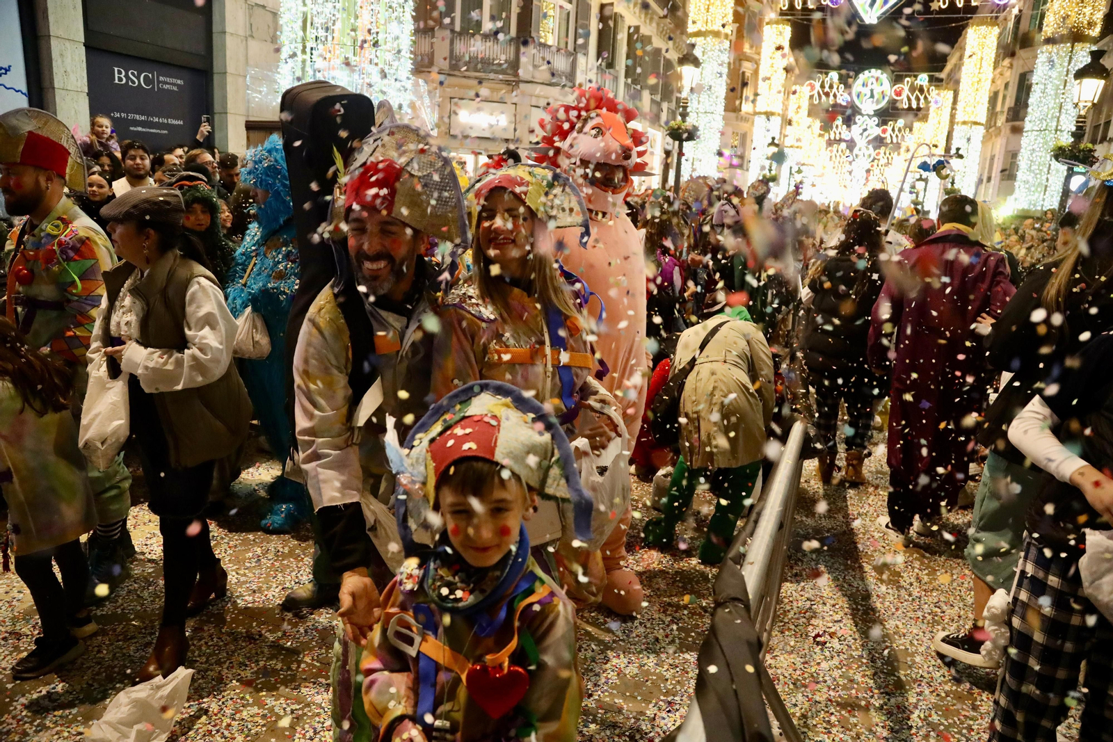 La Batalla de las Flores del Carnaval de Málaga 2024, en fotos