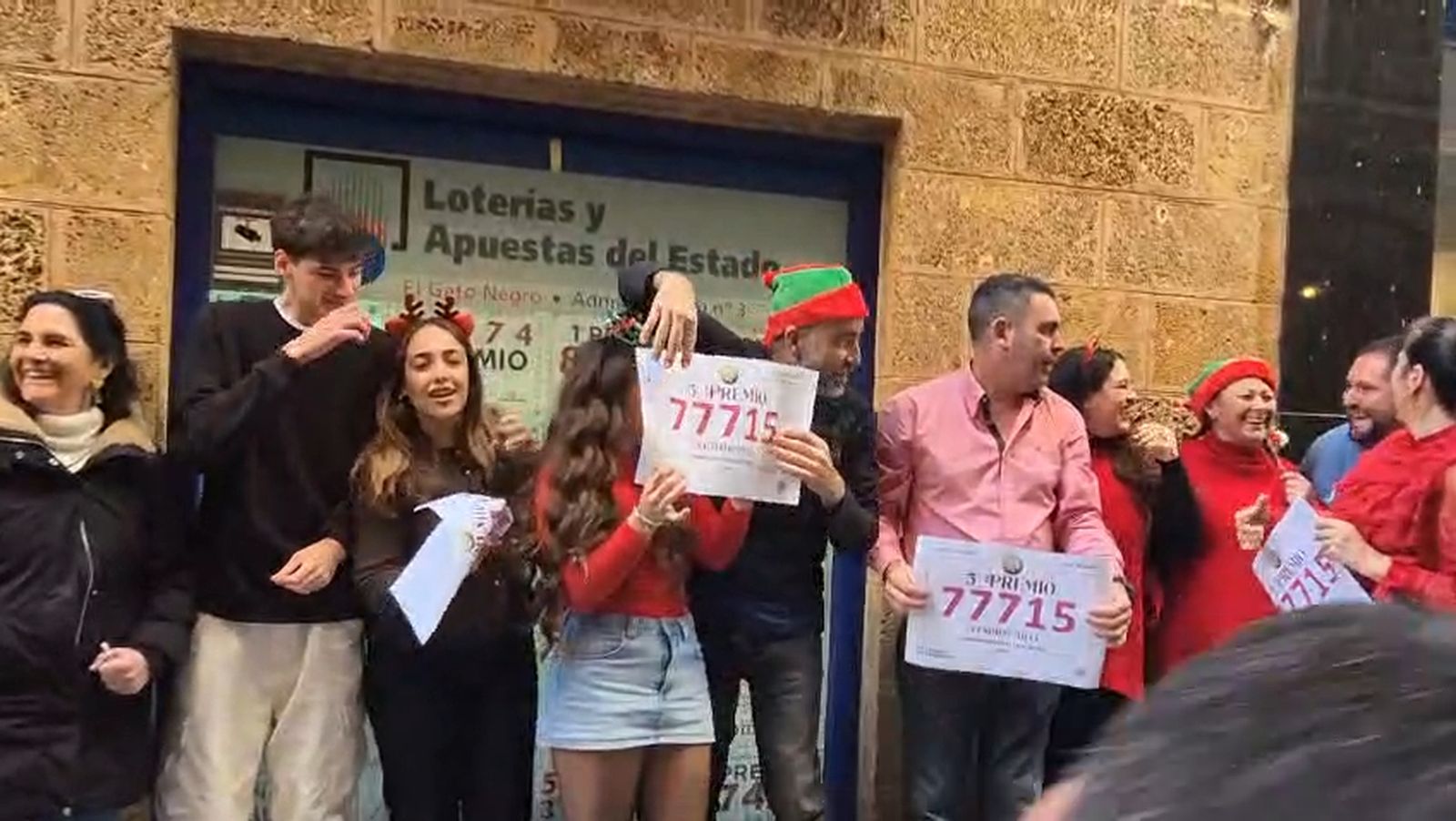 El 'Gato negro' sigue repartiendo suerte en Cádiz con la Lotería de Navidad
