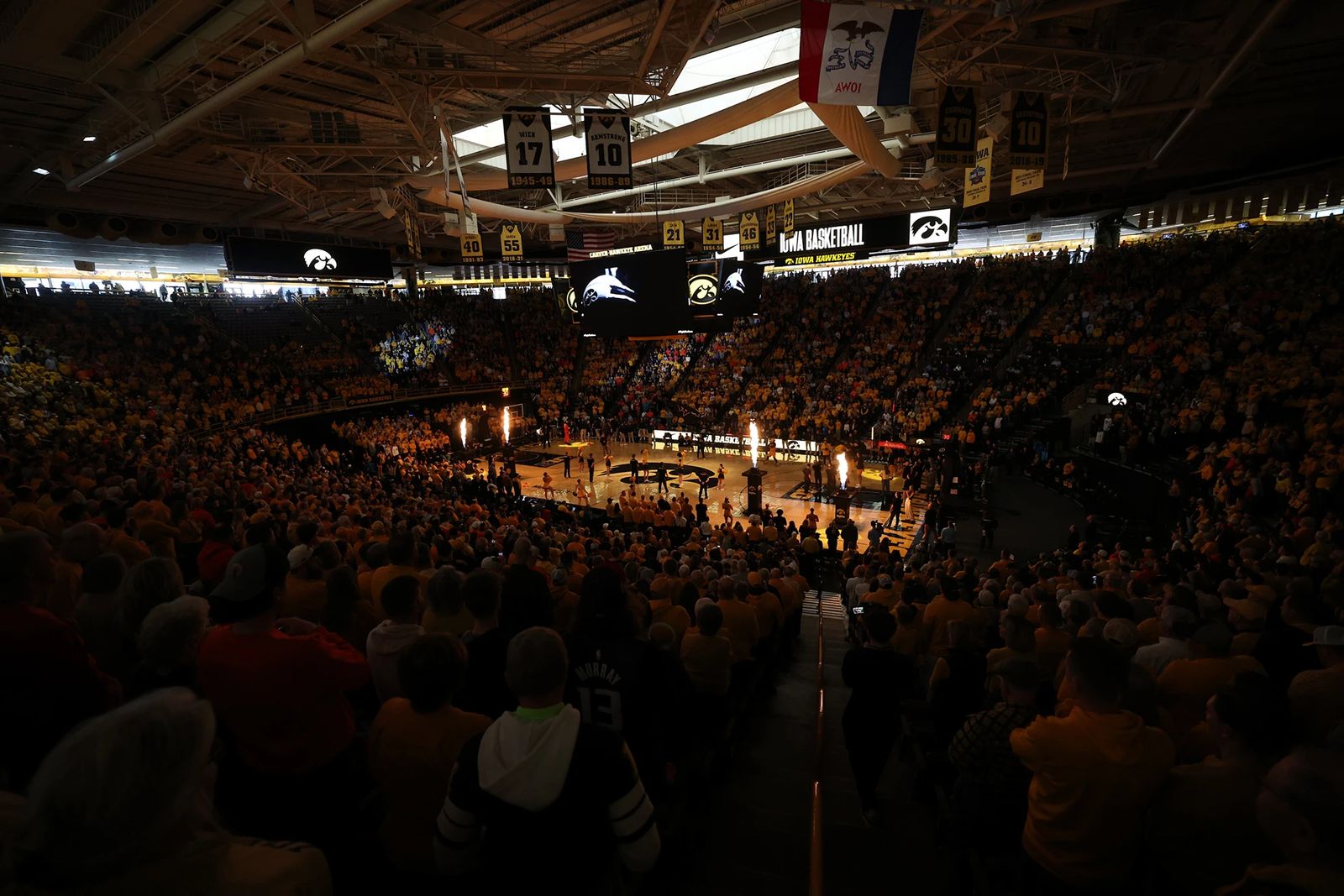 Álvaro Folgueiras, casi doble doble pero otra derrota para Iowa