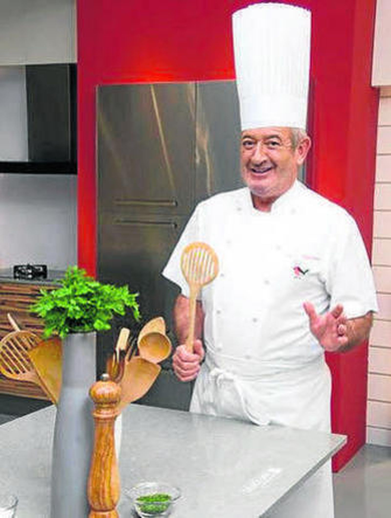 Karlos Arguiñano, en su cocina.