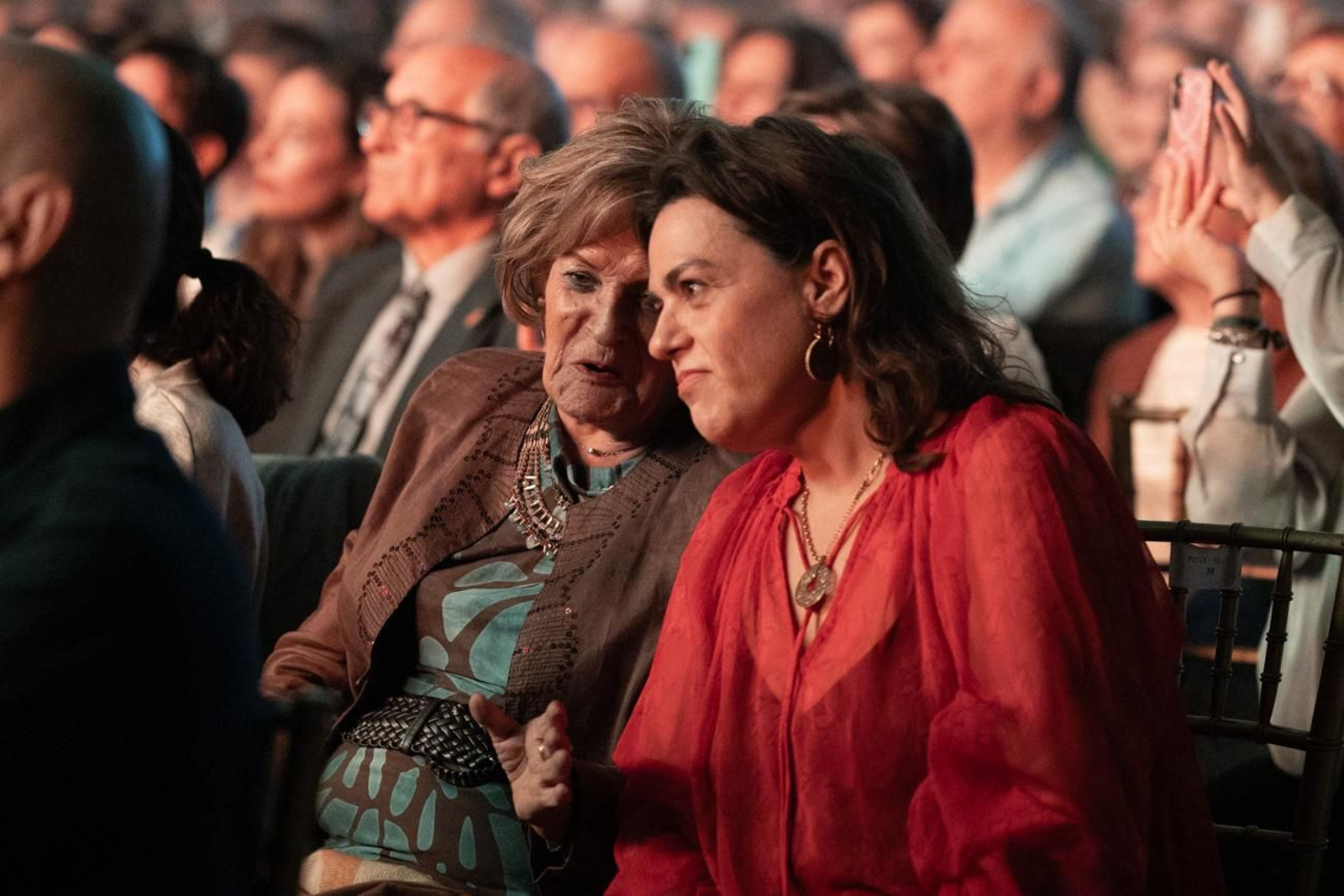 Así se disfruta en Jaén del concierto de Raphael, "Raphaelísimo"