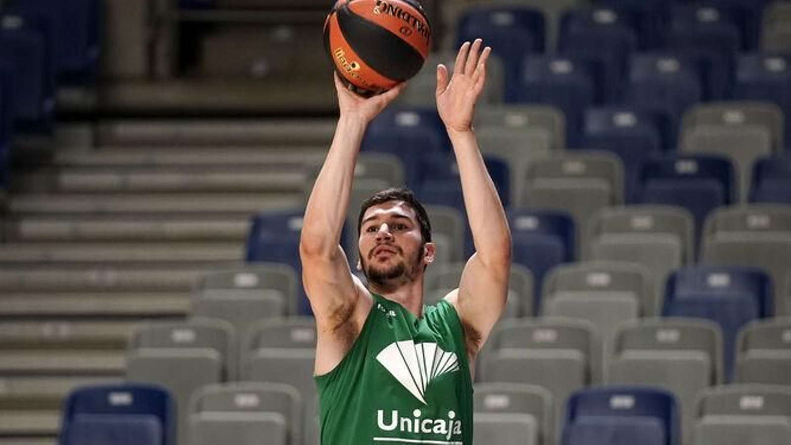 Darío Brizuela, durante un entrenamiento en el Carpena.