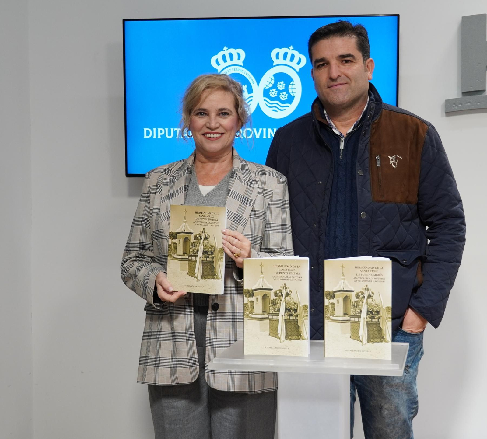 La historia de la Romería de la Santa Cruz de Punta Umbría, por primera vez, en un libro La historia de la Romería de la Santa Cruz de Punta Umbría, por primera vez, en un libro