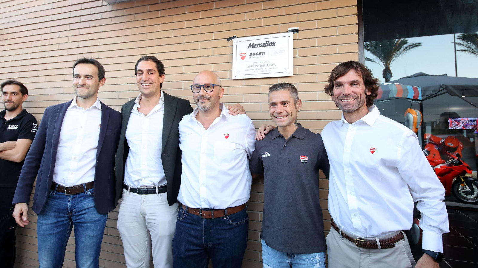 Concesionario Ducati y Alvaro Bautista 12.jpg