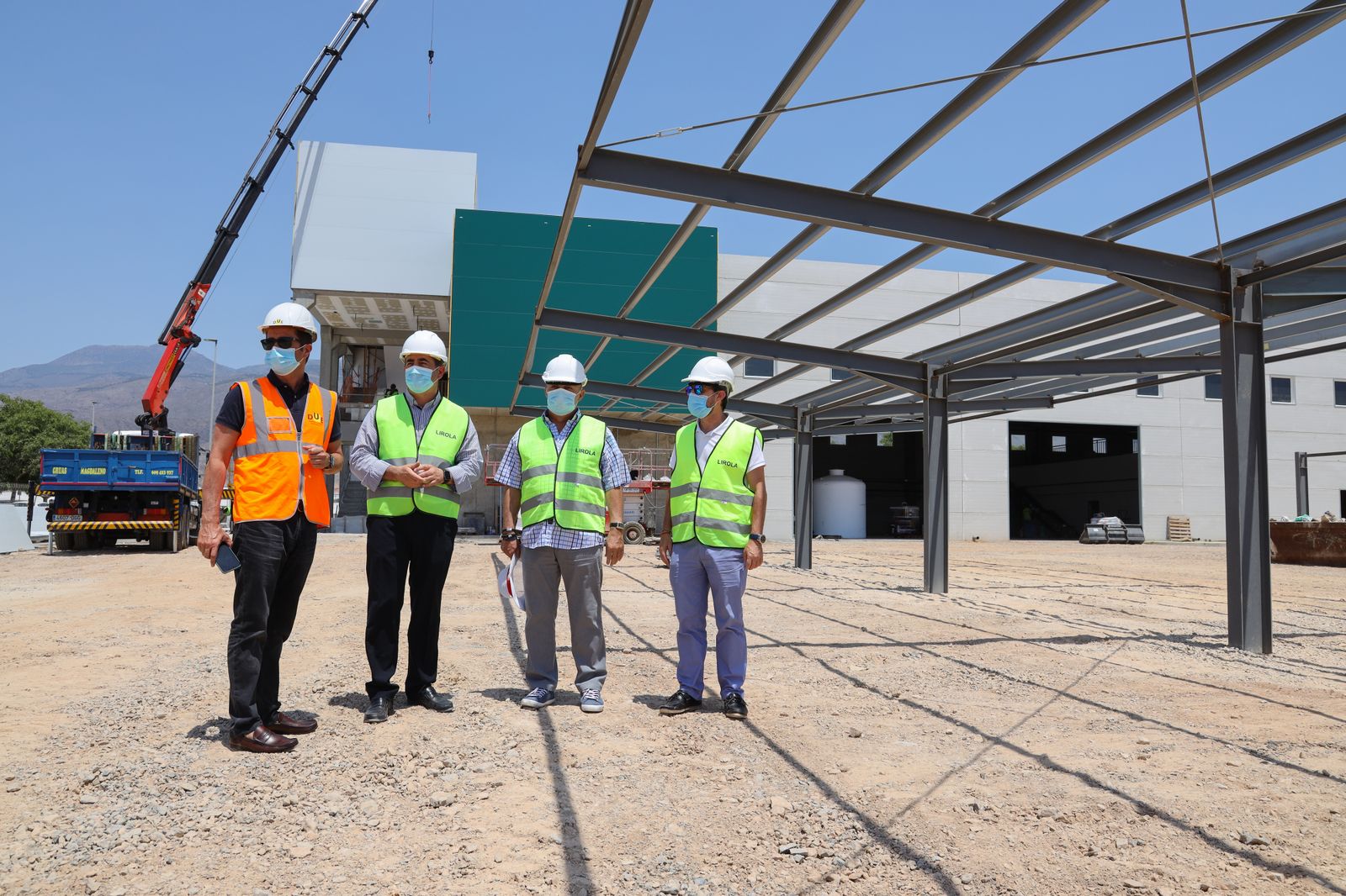 Visita a las obras del nuevo edificio, que se encuentran muy avanzadas.