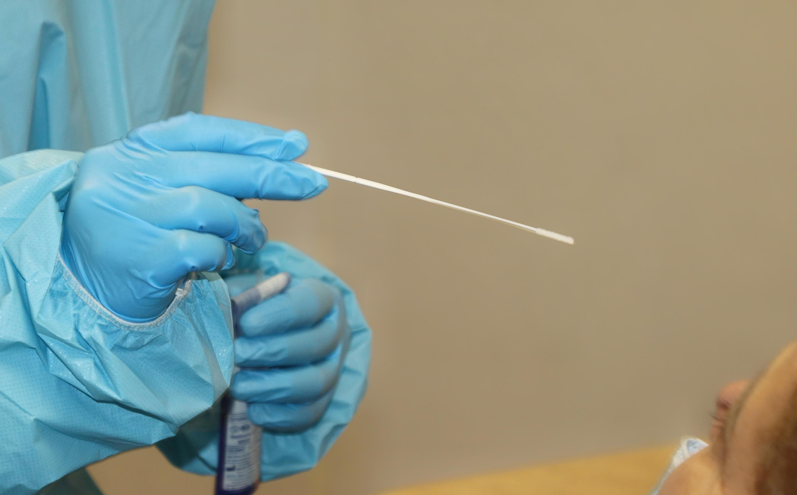 Toma de muestras para una PCR.