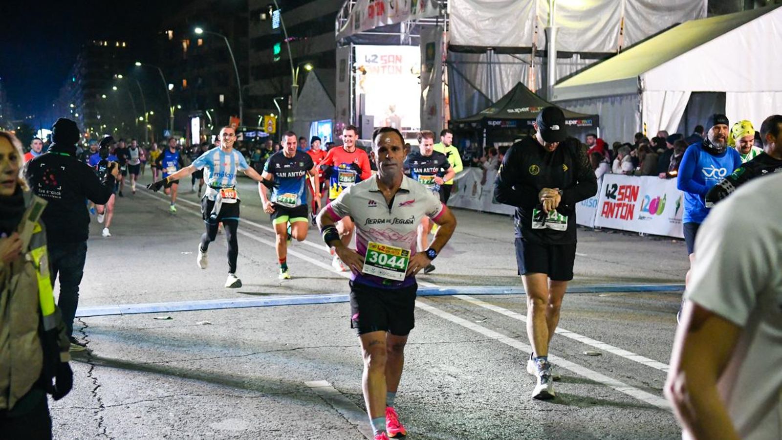 En imágenes: búscate en tu llegada a meta de la Carrera de San Antón 2025 (3)