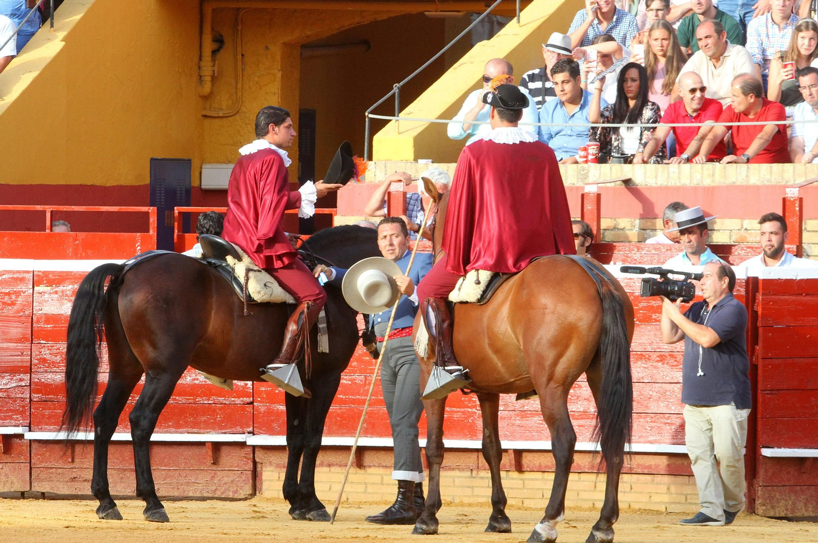 Imágenes de la corrida de rejones de Pablo Hermoso de Mendoza, Andrés Romero y Lea Vicens.