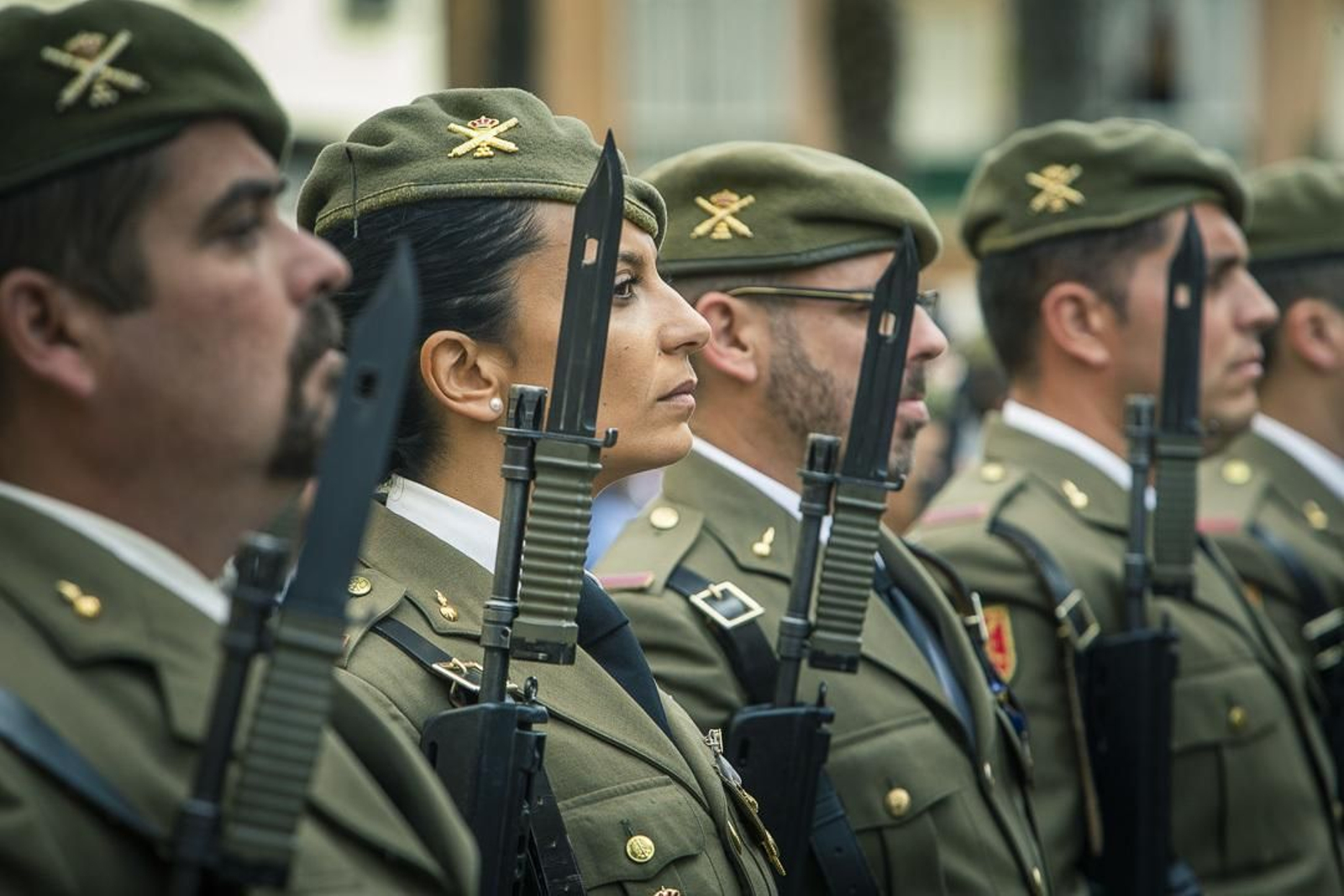 150 años de la llegada a Cádiz del Regimiento de Artillería. Jura de Bandera civil.