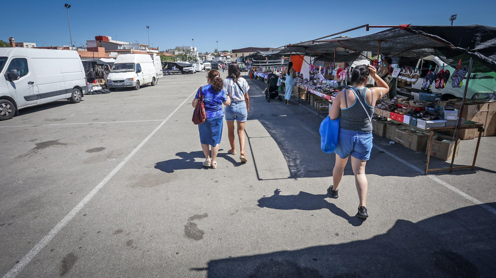 Así está el mercadillo de los lunes de Jerez, en imágenes