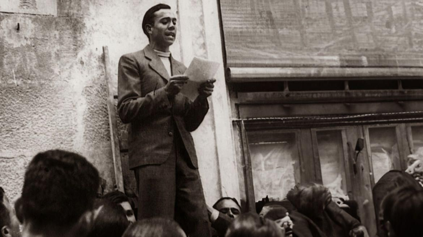 Fotografía del poeta Miguel Hernández.