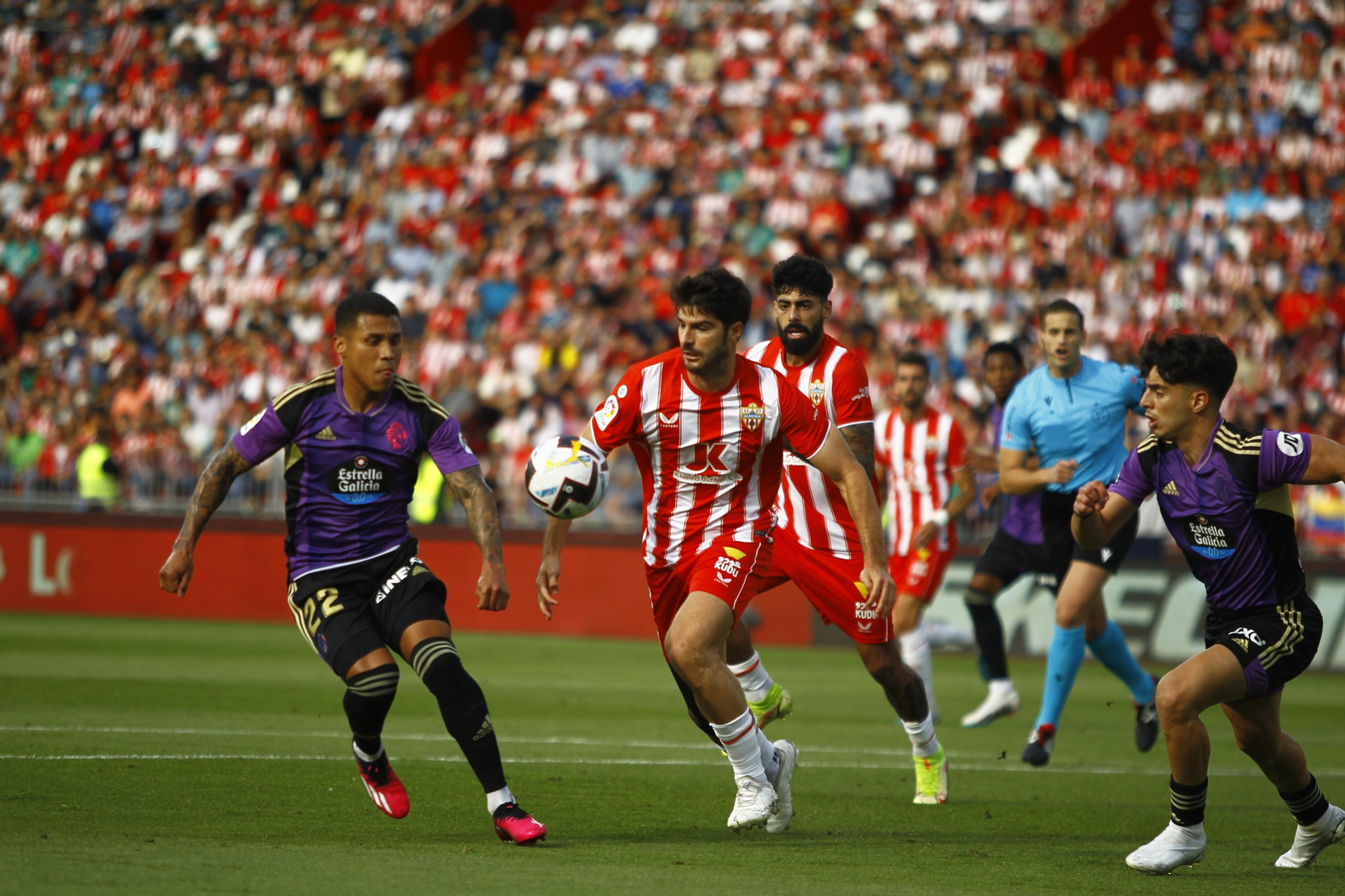Imágenes del partido U.D. Almería-Real Valladolid C.F.