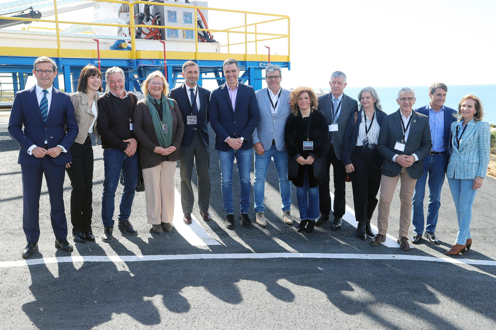 Imágenes de Pedro Sánchez en su visita al cohete Miura en la base espacial en Huelva