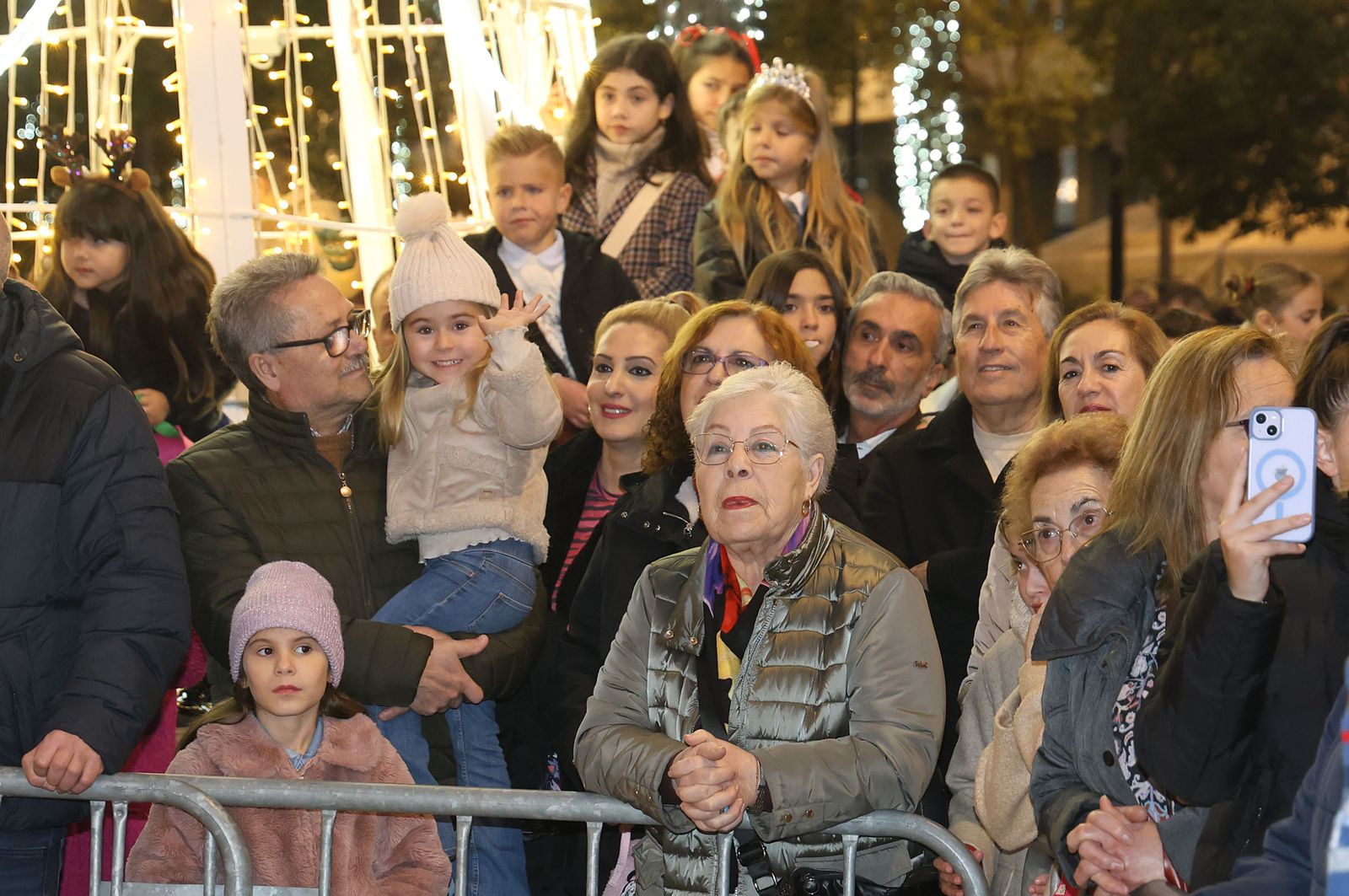 Imágenes del Heraldo Real anunciando la llegada de los Reyes Magos a Huelva