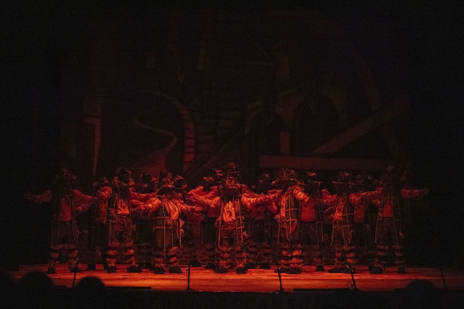 Imágenes de la actuación de la comparsa de Punta Umbría 'Los desataos' en el Carnaval Colombino