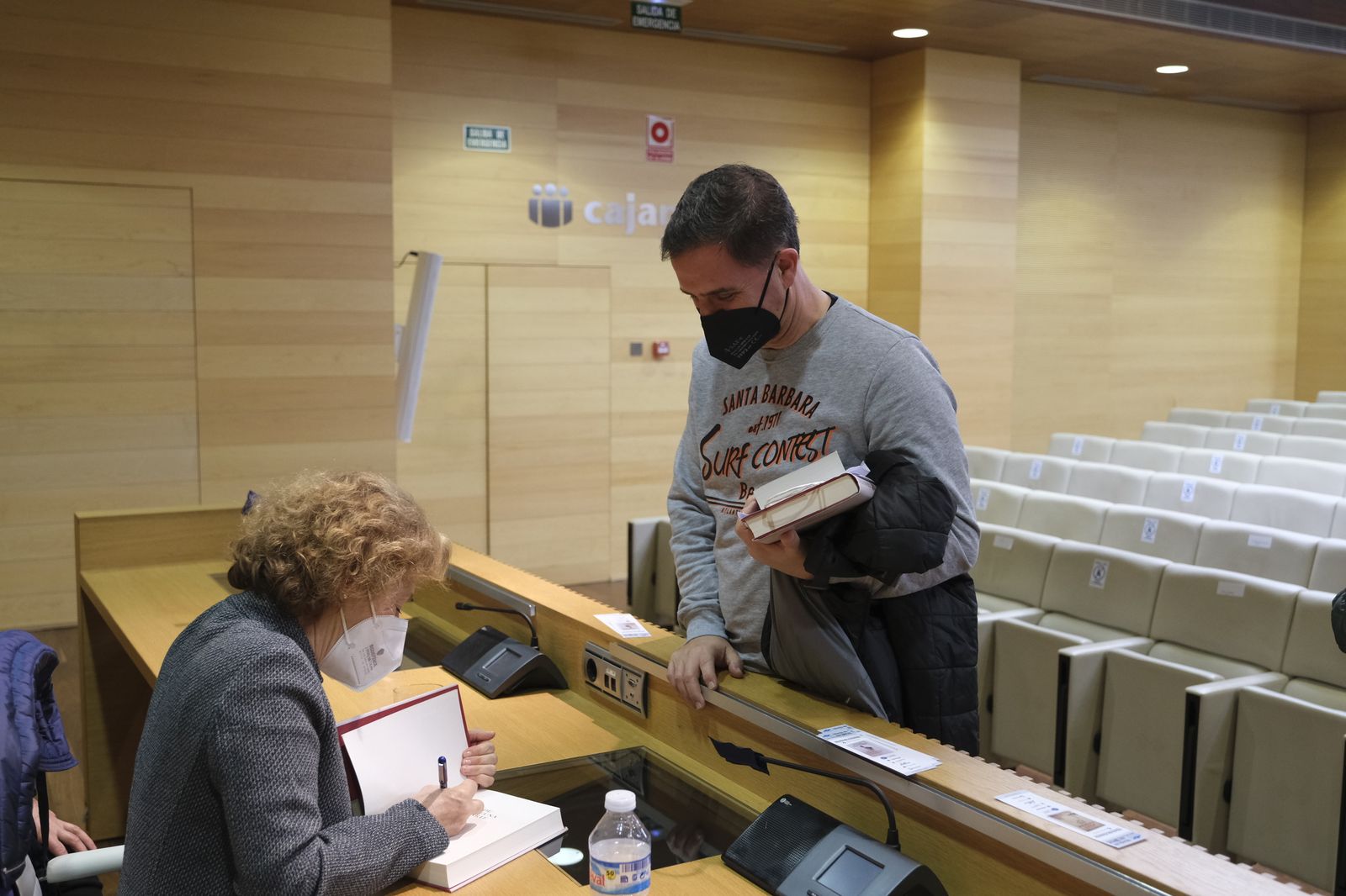 Fotogalería Diario de los Libros, con Julia Navarro. Almería