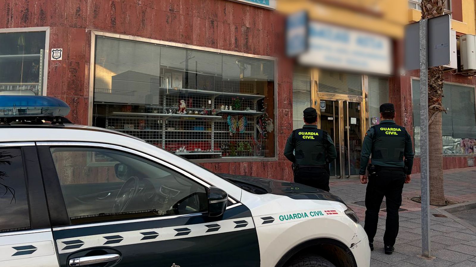 Detienen a un hombre en Tíjola por atracar un comercio con un hacha y el rostro cubierto