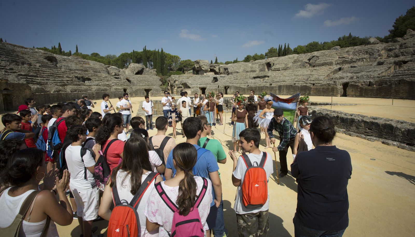 Las imágenes del flashmob en Itálica por el Día de la Música