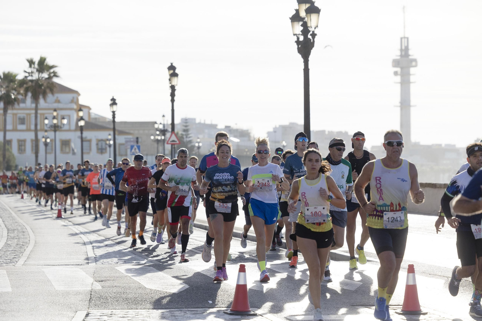 Búscate en las imágenes de la "II Media Maratón Ciudad de Cádiz"