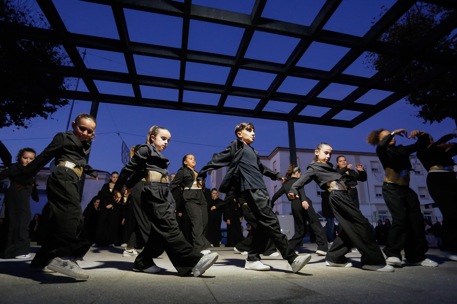 Las fotografías del encendido del alumbrado de Navidad en San Roque