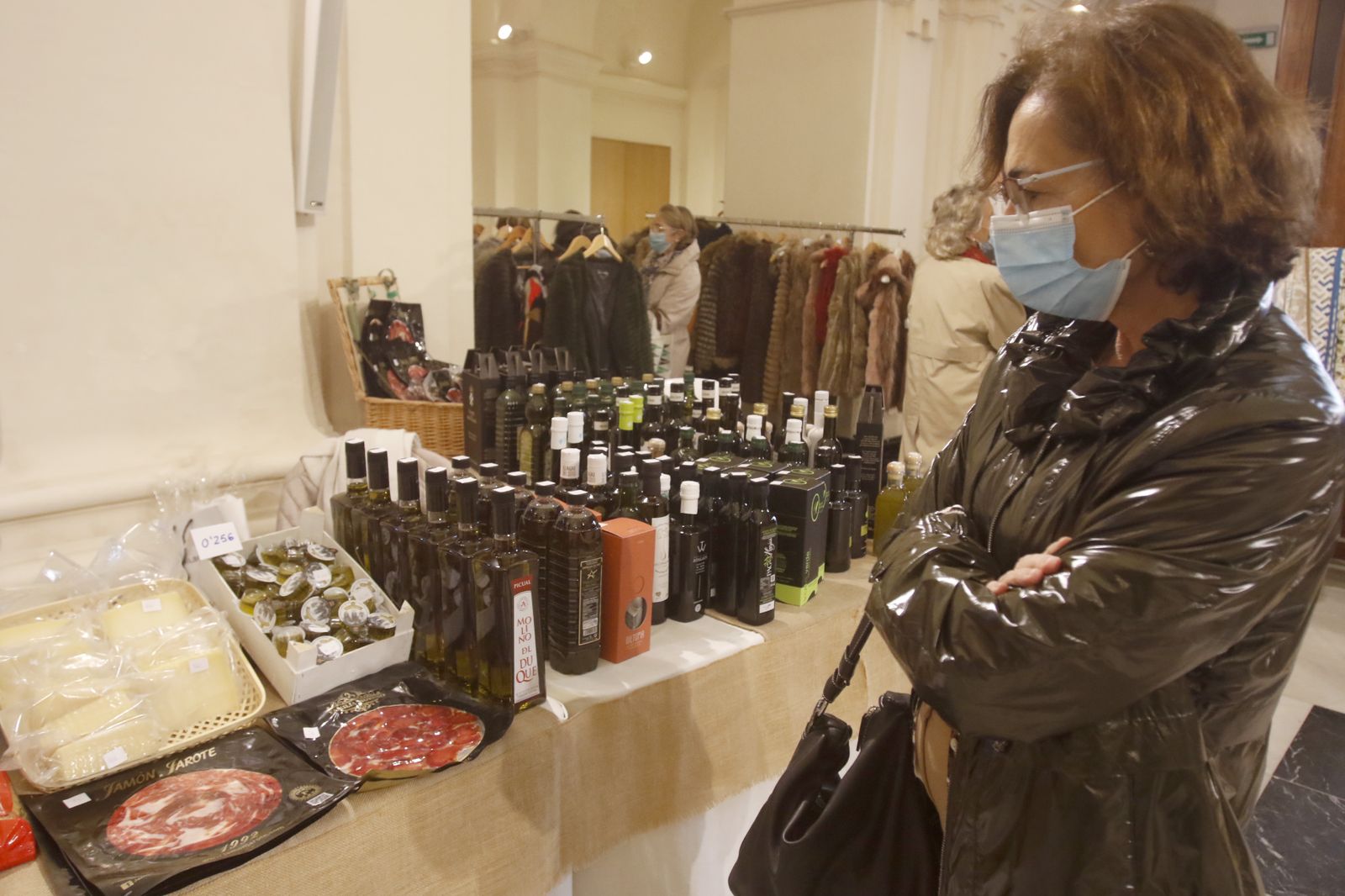 Así es el Baratillo de Primavera de Adevida en Córdoba, en imágenes