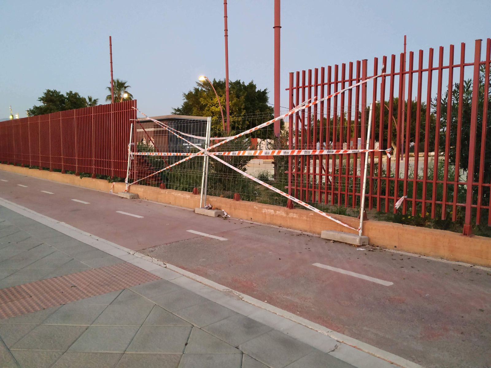 El recinto ferial de la Vega de Acá, en horas bajas