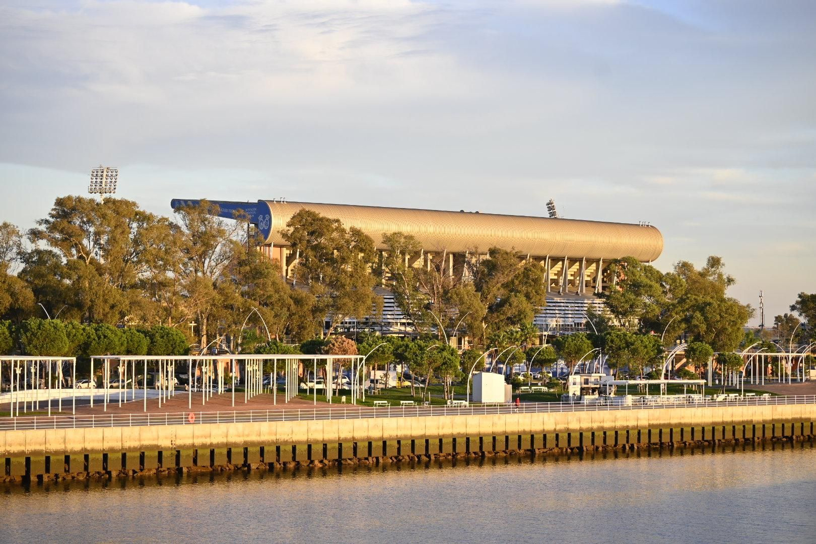 Un paseo por el Muelle del Tinto de Huelva, en imágenes