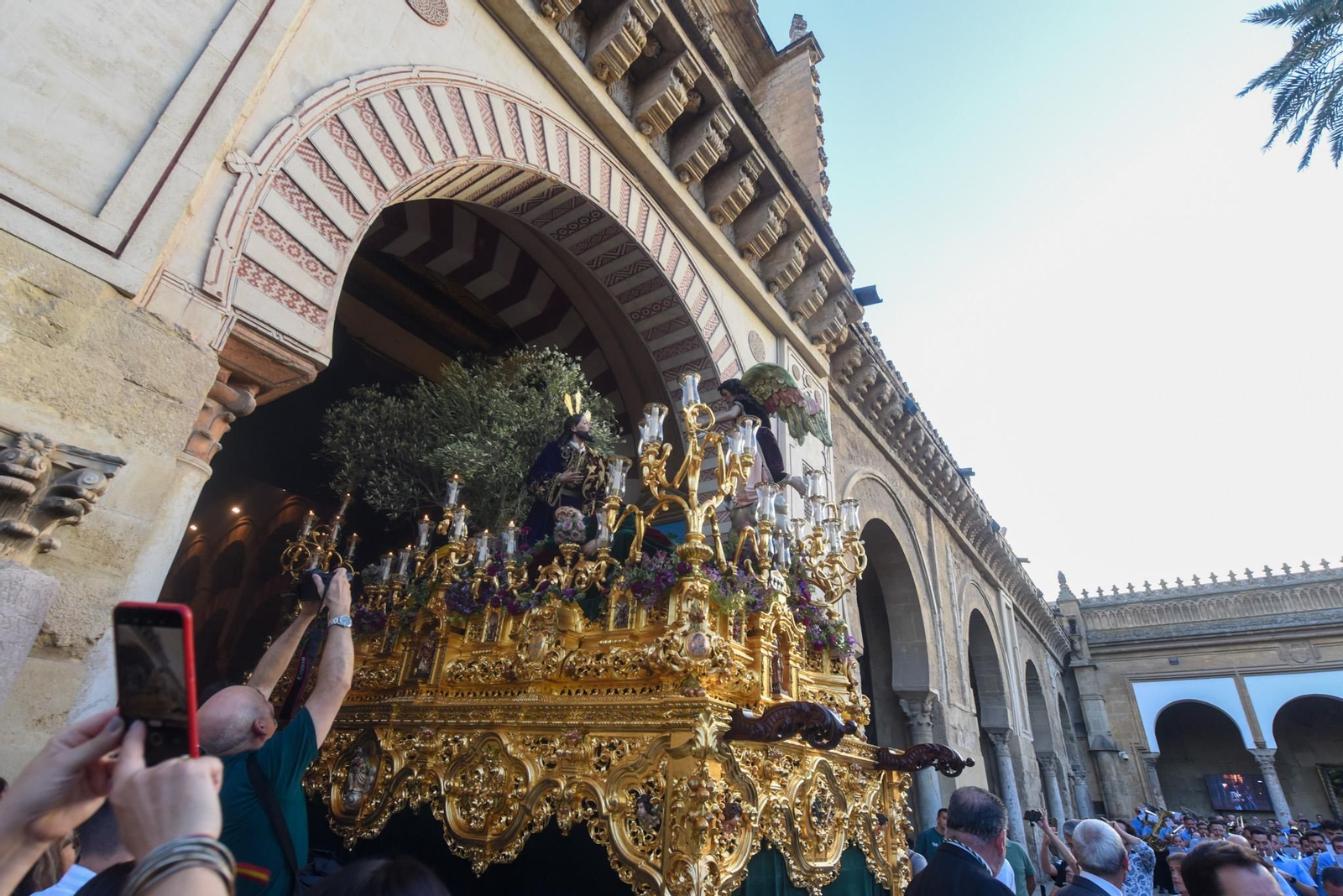 La procesión extraordinaria del Señor del Huerto en Córdoba