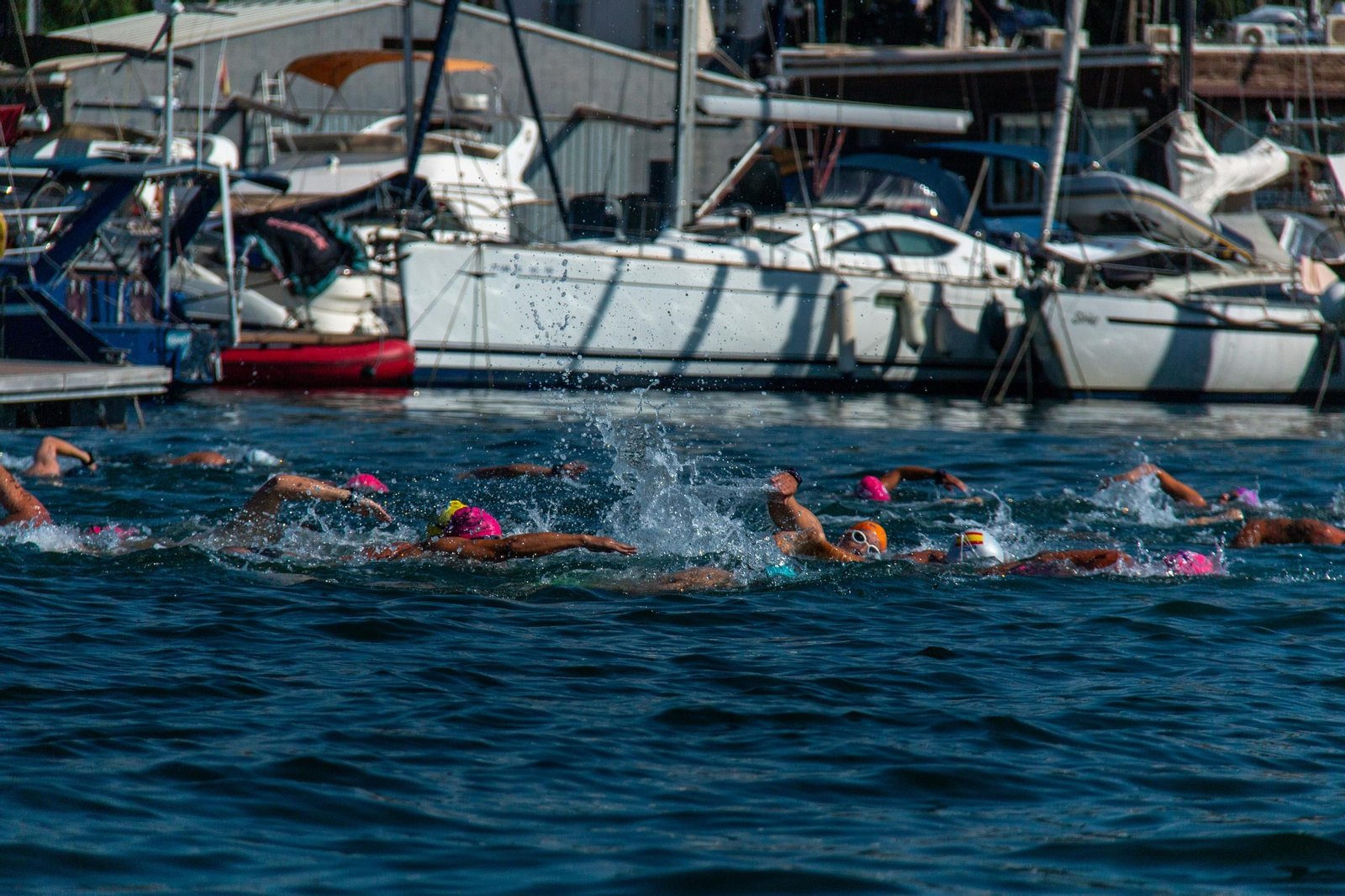 La LXXXIV Travesía a Nado del Puerto de Motril, en imágenes