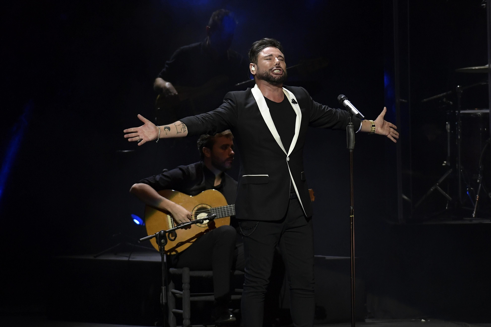 Miguel Poveda durante una actuación.