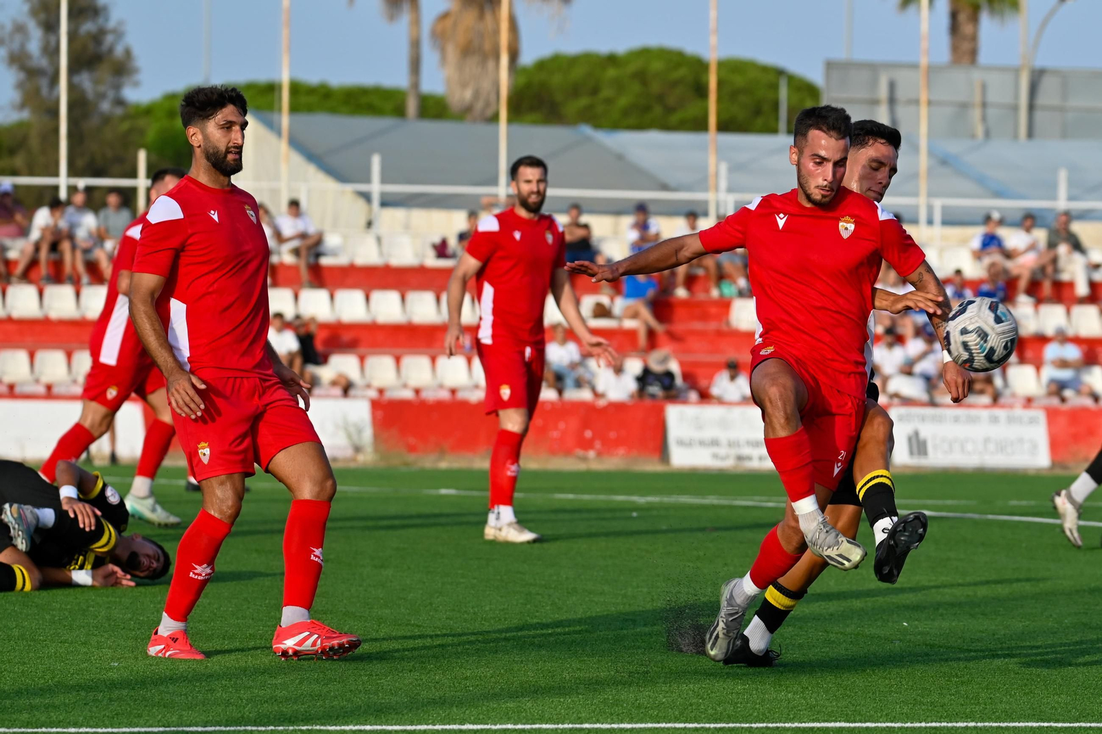 Imágenes del Racing Portuense-Atlético Sanluqueño del XLIX Trofeo Ciudad de El Puerto