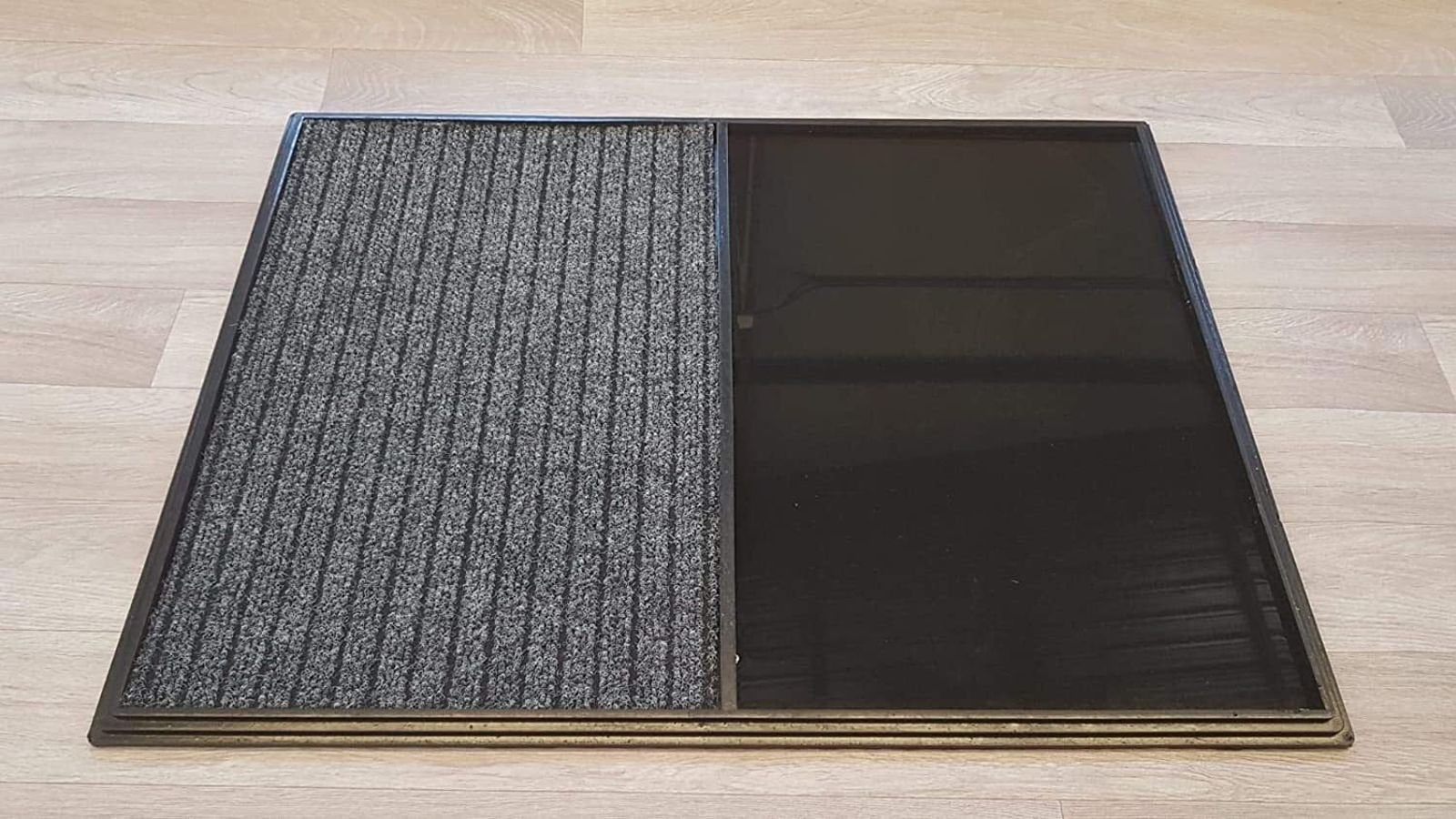 Los felpudos desinfectantes son una nueva medida de prevención y seguridad.