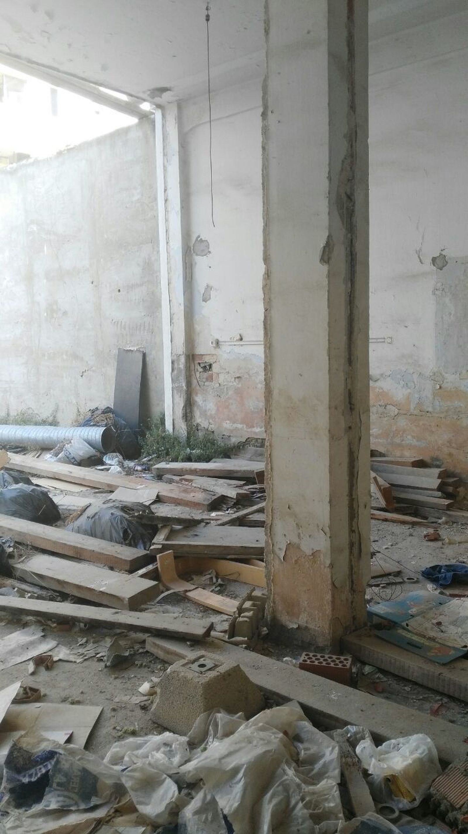 El estado del edificio desalojado en Fray Isidoro