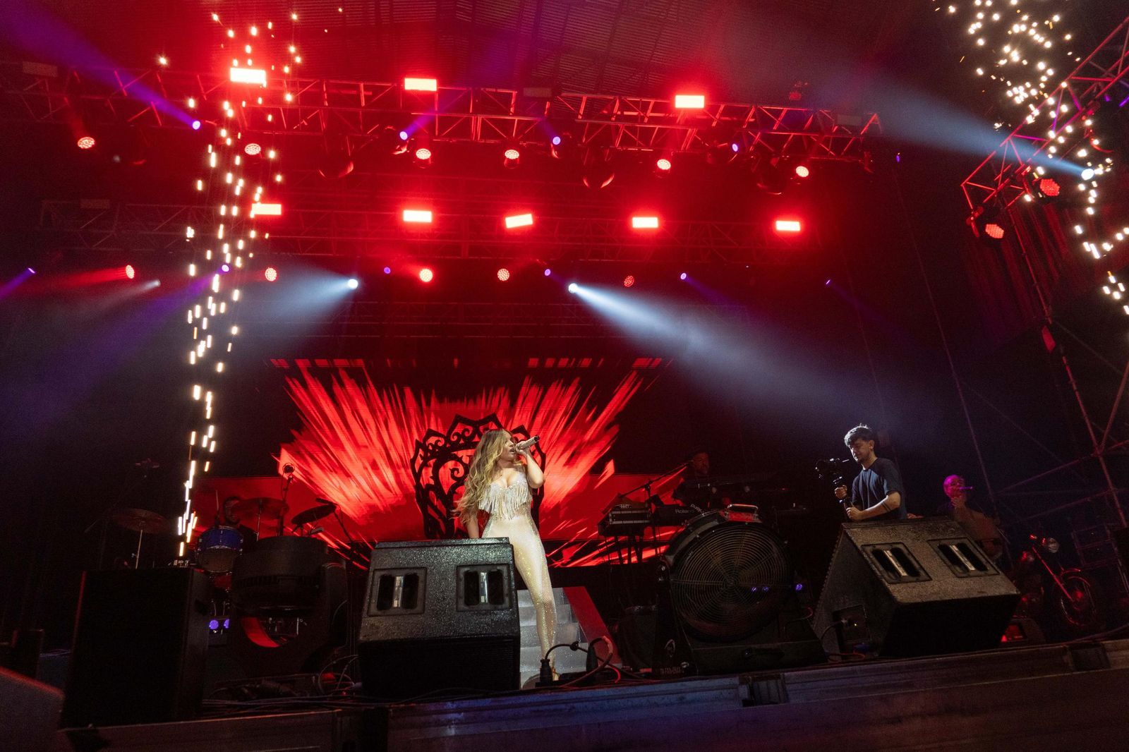 Colombinas 2025: Imágenes del concierto de Melody en las Fiestas Colombinas