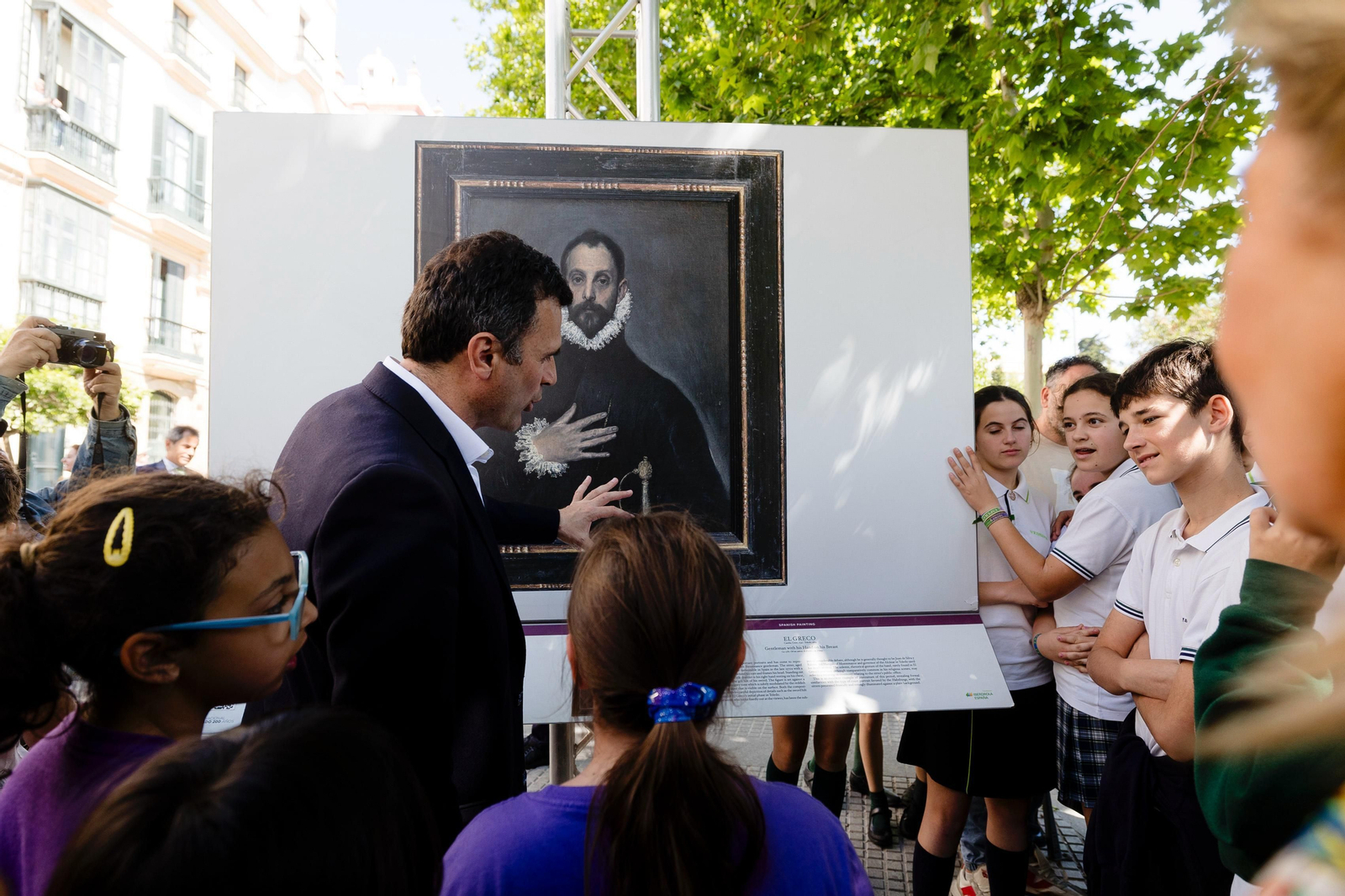 La inauguración de la exposición 'El Prado en las calles' en Cádiz