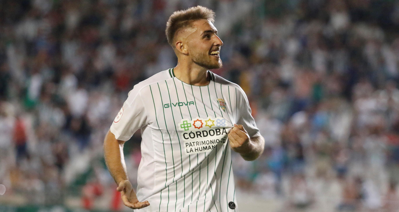 Antonio Casas celebra un gol con el Córdoba CF en El Arcángel.