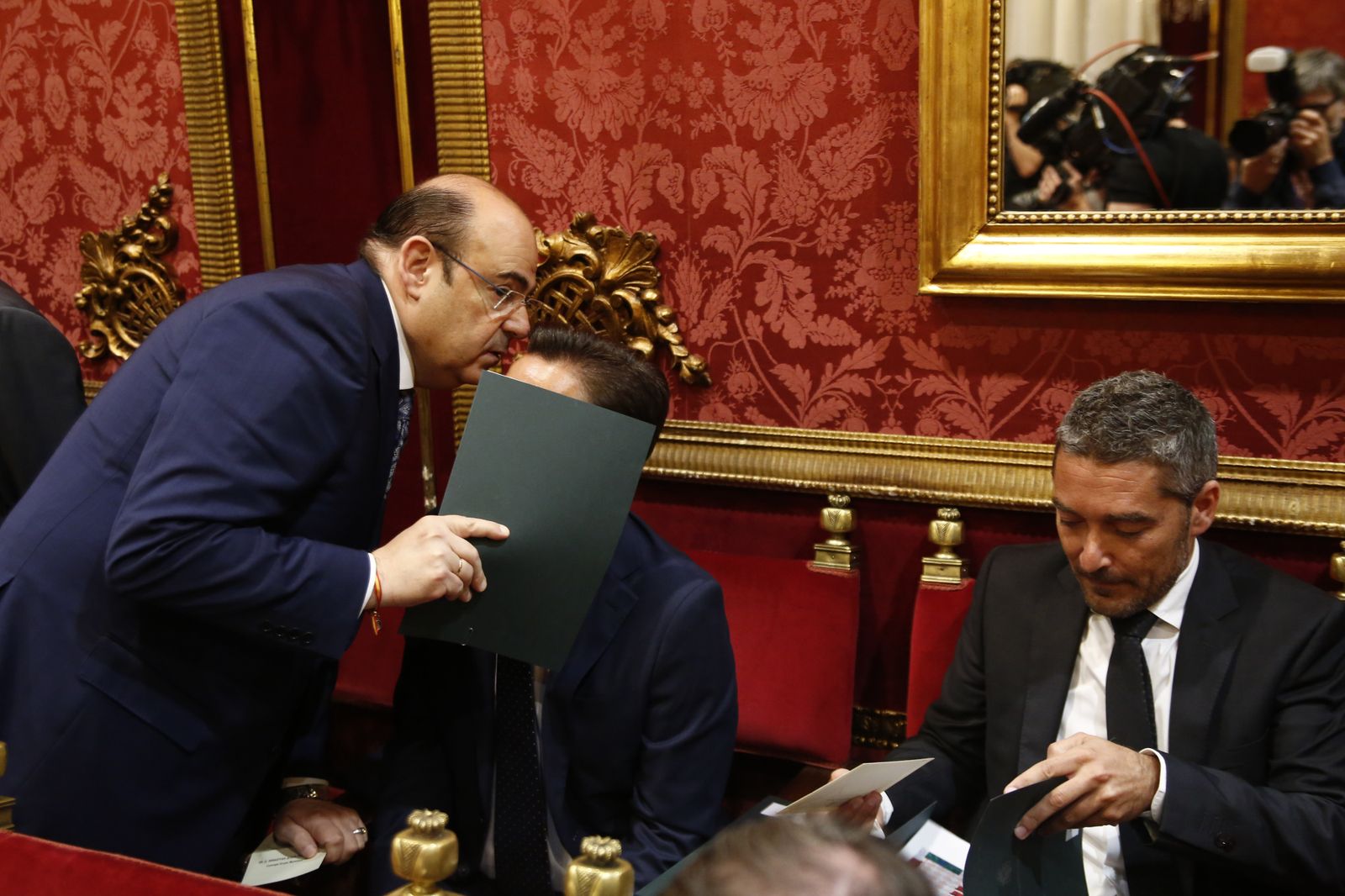 Las imágenes de la jornada de constitución del Ayuntamiento de Granada