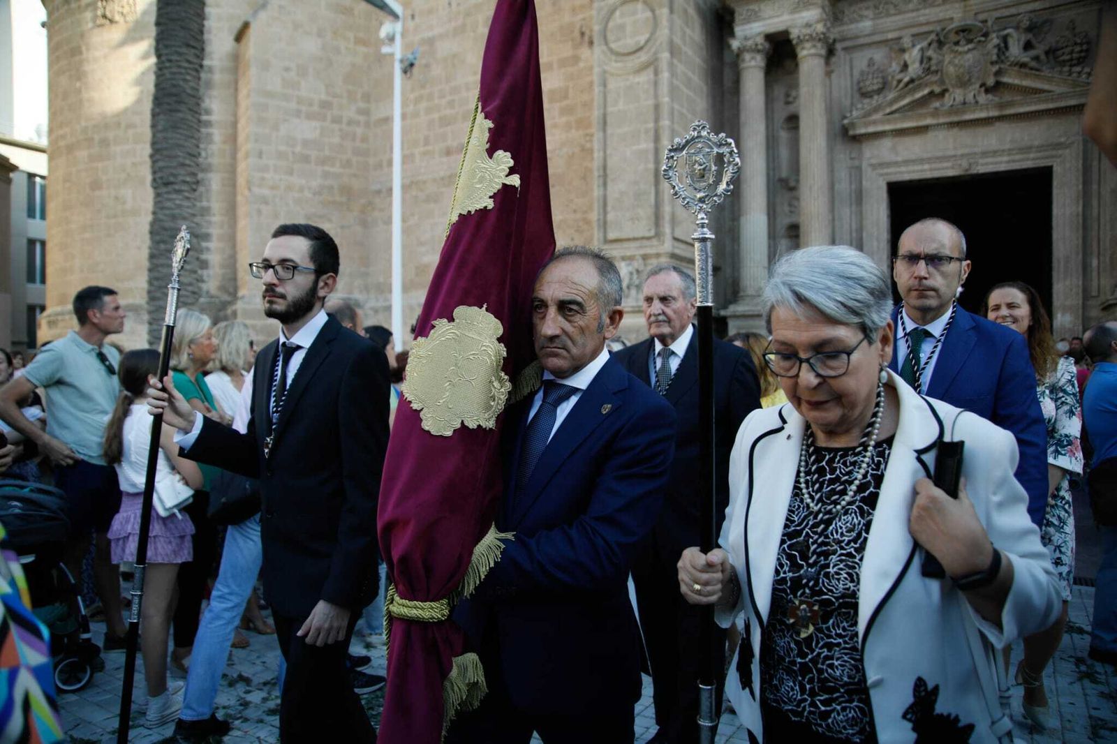 Imágenes de la procesión del Corpus Christi en Almería: así han sido la misa y la posterior marcha por la capital