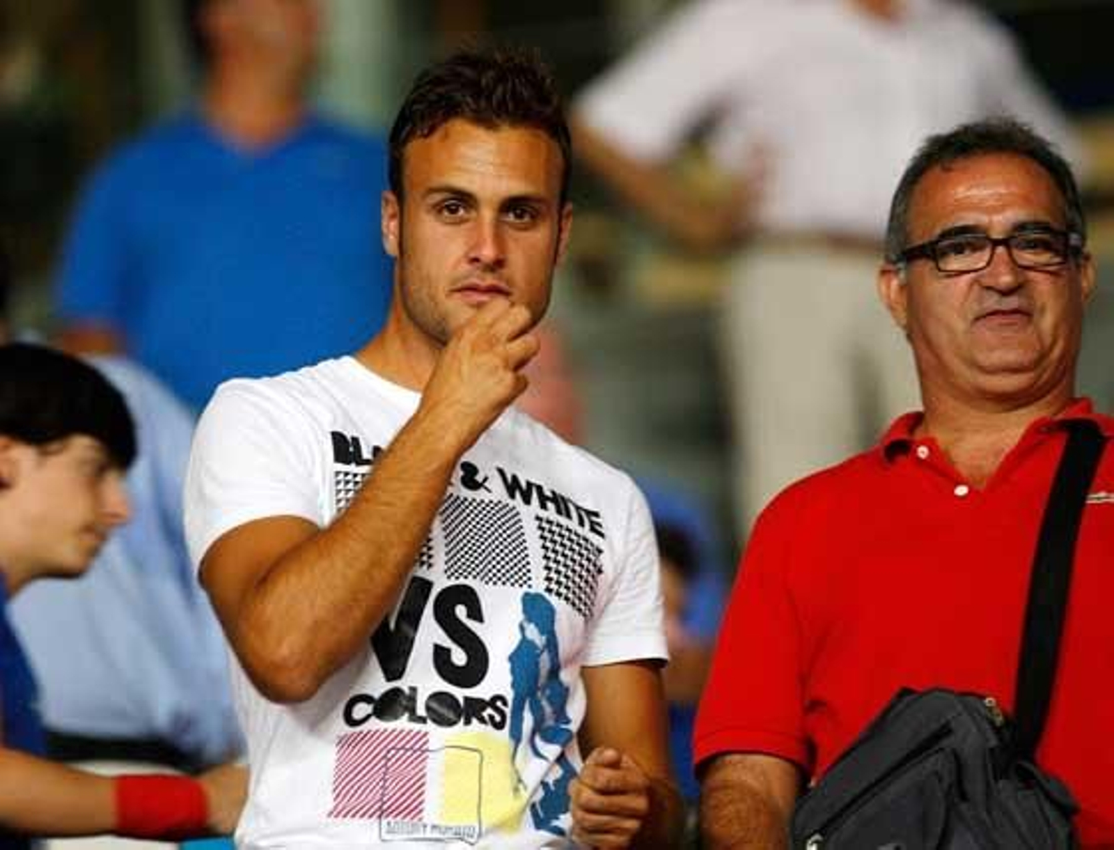 El sevillista Juan Cala, que negocia con Viqueira su cesión al Xerez, no quiso perderse el encuentro y estuvo en Chapín.  Foto: Juan Carlos Toro