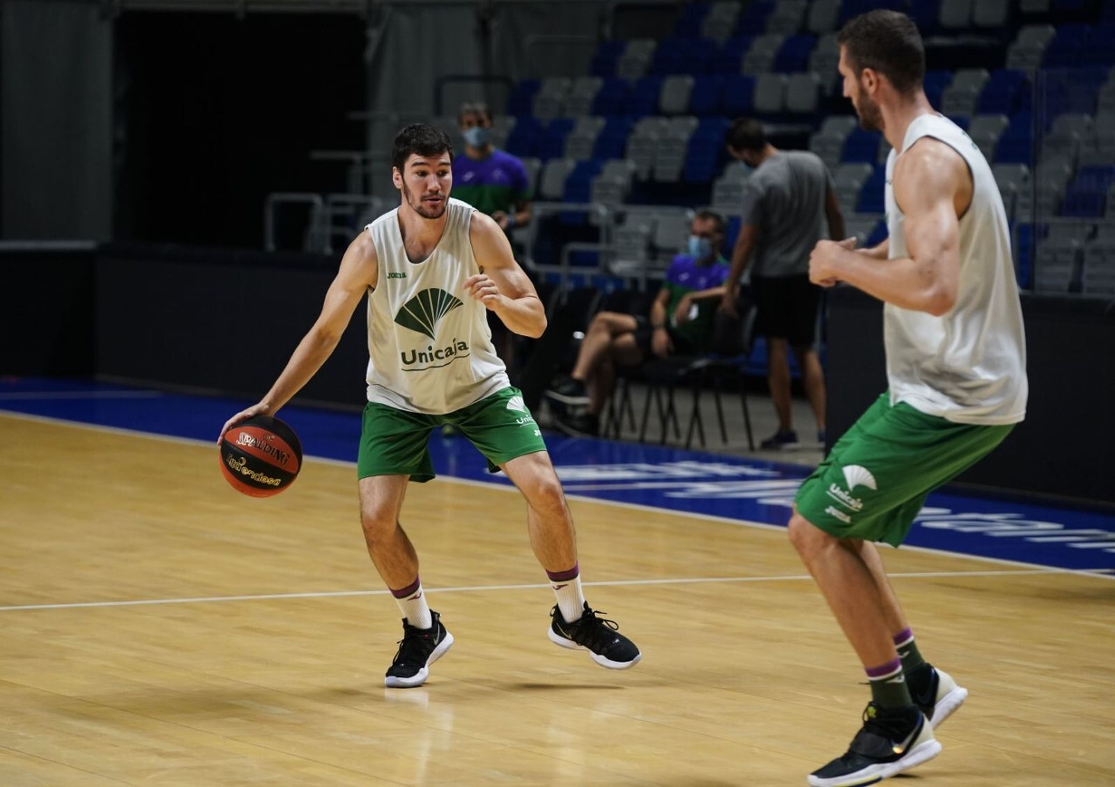 El entrenamiento del Unicaja antes del inicio de la ACB