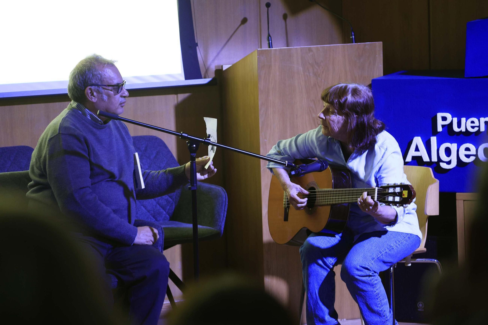 Las fotos de la entrega del Premio Rafael Viso 2025 para jóvenes creadores a la cantante algecireña Naomí Santos