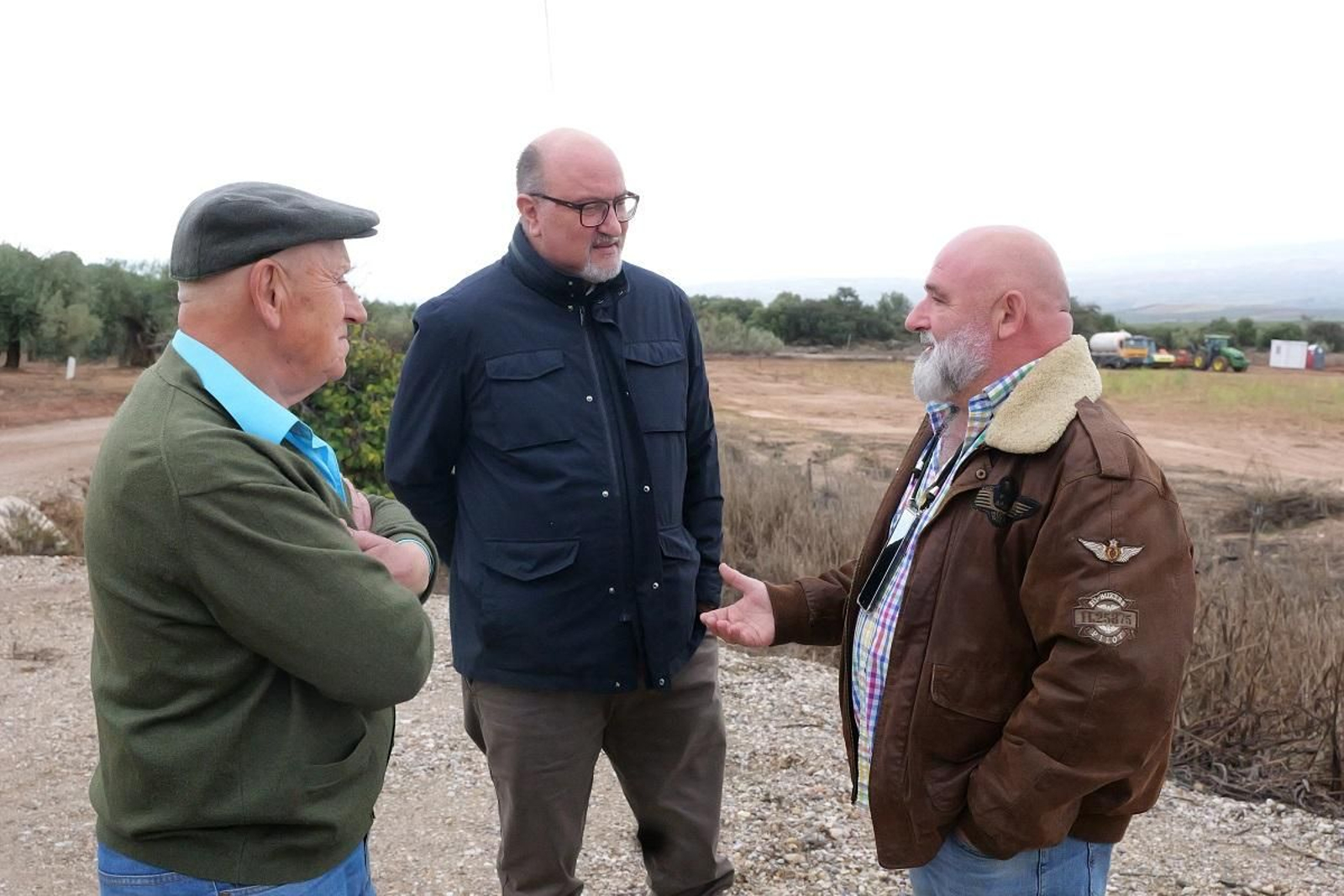 Ricardo López Olea, que ha visitado el cortijo del Hachuelo junto al portavoz de Vox en el Ayuntamiento de Íllora, Francisco Palma