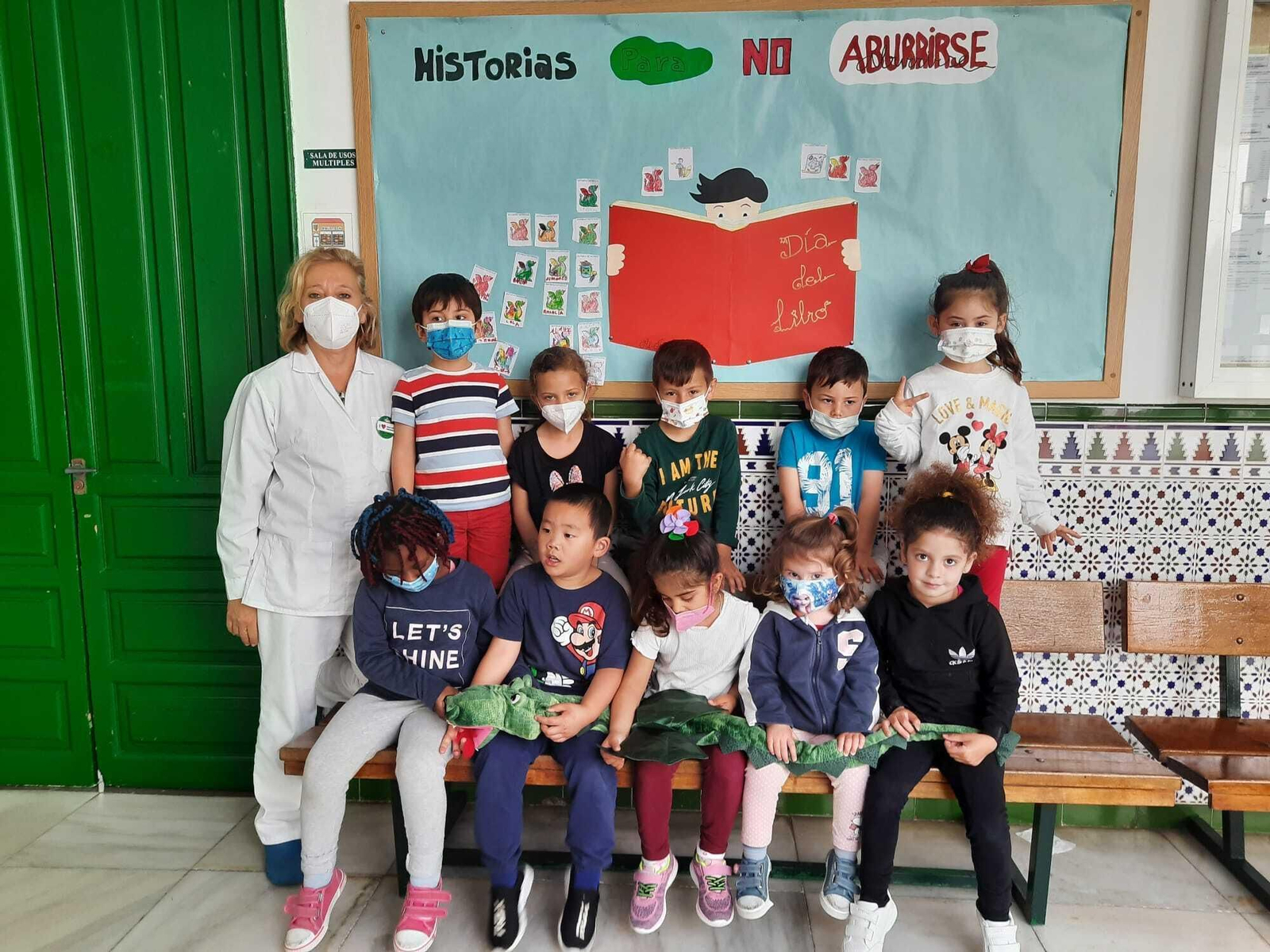 Alumnos del Al-Andalus, en una actividad sobre el fomento de la lectura.