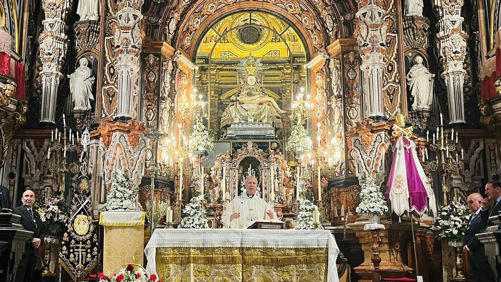 Solemnes Cultos Patronales a la Virgen de las Angustias de Granada 2025