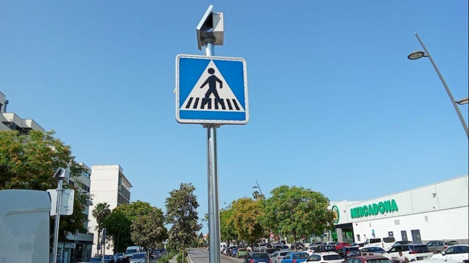 Nueva señal instalada en la avenida Tío Pepe. Nueva señal instalada en la avenida Tío Pepe.
