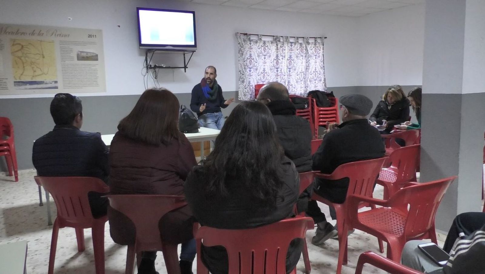 Asamblea de zona en la Asociación de Vecinos El Rosal