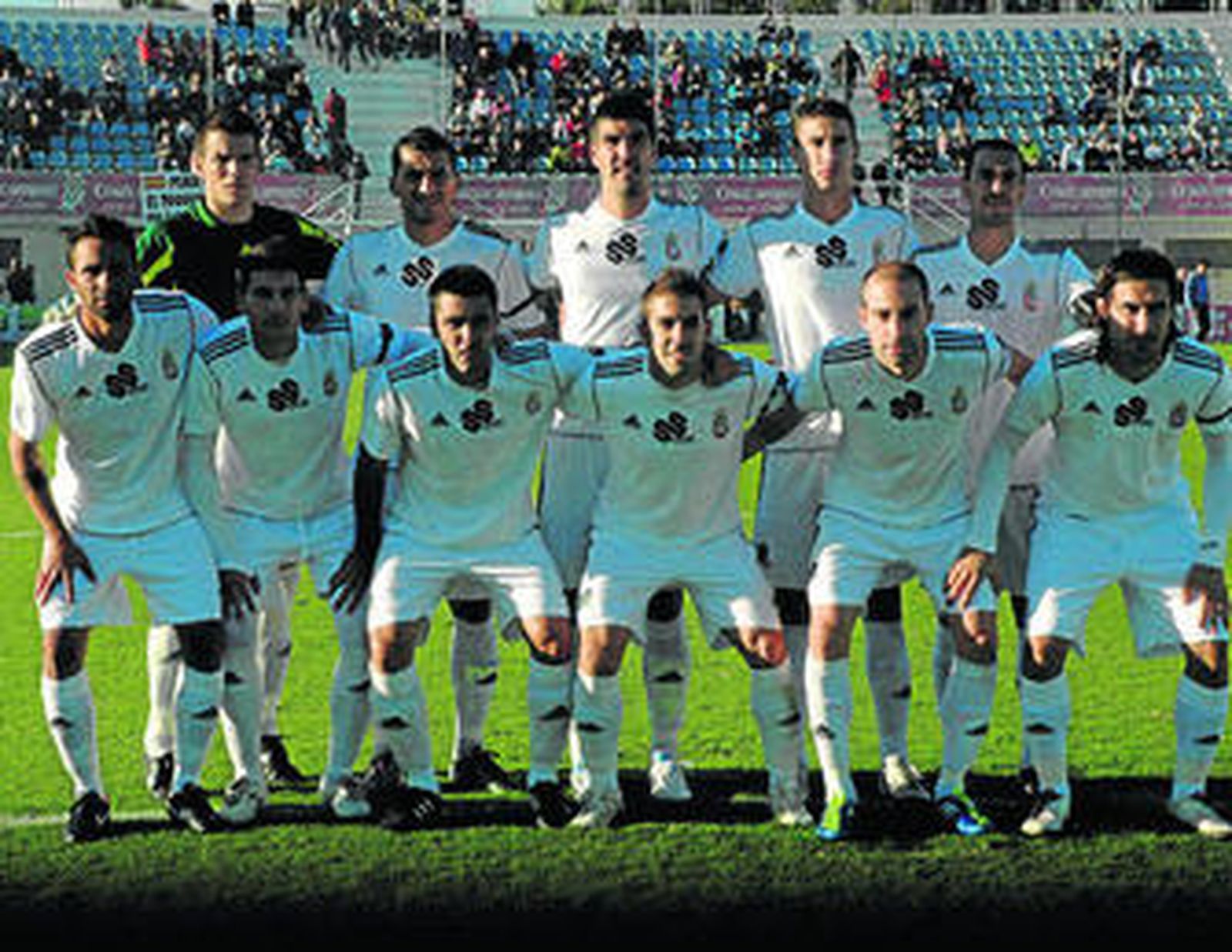 Formación de la AD Ceuta en el encuentro que le enfrentó en la primera vuelta a la Balompédica.